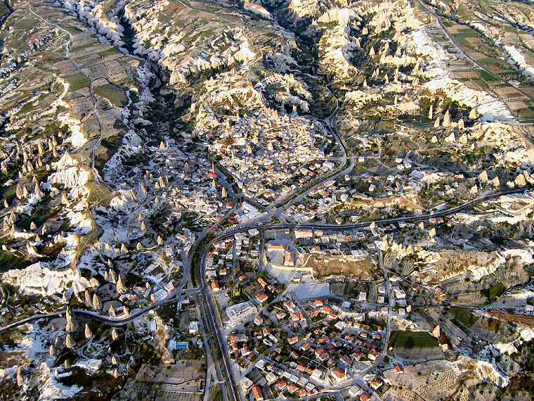 goreme1.jpg (60395 bytes)