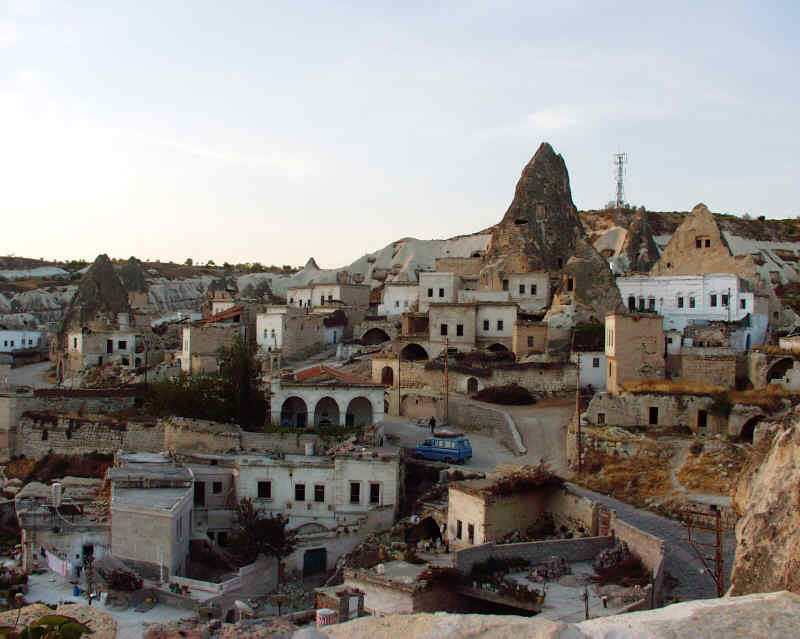 goreme5.jpg (45372 bytes)