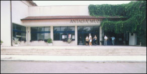antalya-archaeo.jpg (11918 bytes)