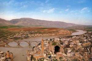 hasankeyf1_s.jpg (10599 bytes)